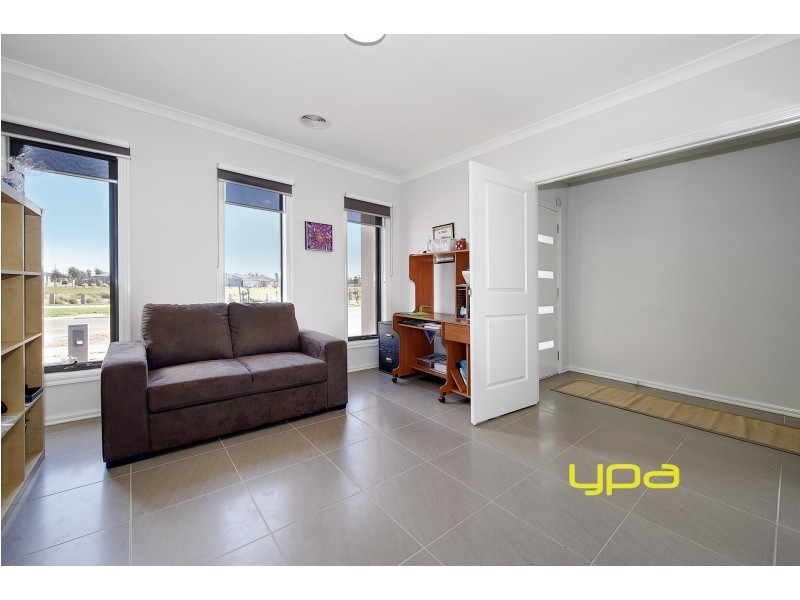 30 Borrowdale Road, Melton West VIC 3337