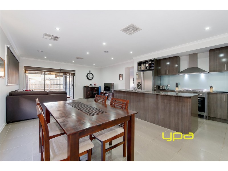 30 Borrowdale Road, Melton West VIC 3337