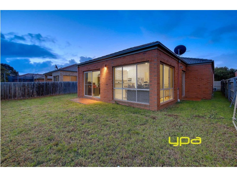 47 Wattletree Drive, Taylors Hill VIC 3037