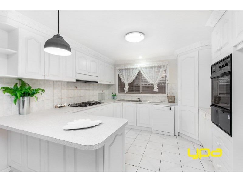 7 Wakelin Crescent, Taylors Lakes VIC 3038