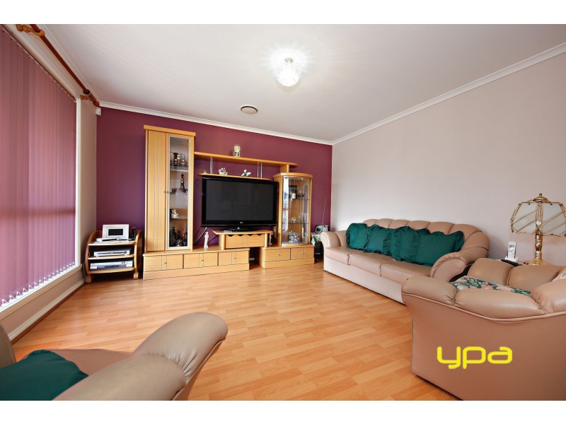 34 Yeats Drive, Delahey VIC 3037