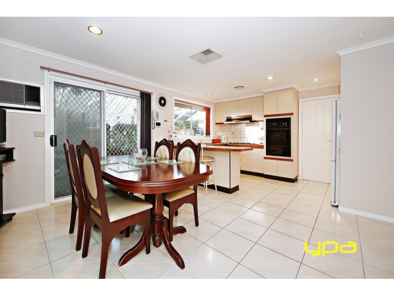34 Yeats Drive, Delahey VIC 3037
