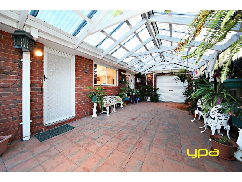 34 Yeats Drive, Delahey VIC 3037