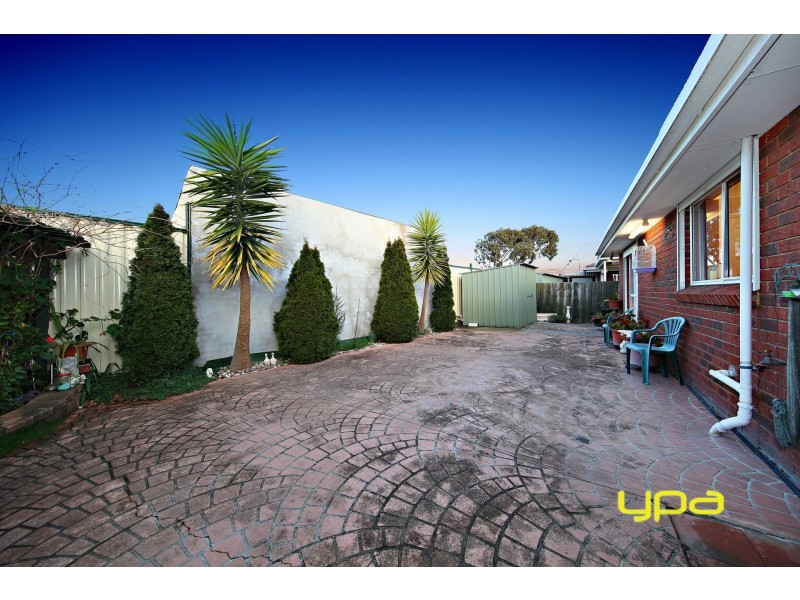34 Yeats Drive, Delahey VIC 3037