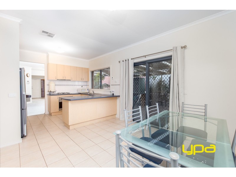 21 The Glades, Taylors Hill VIC 3037