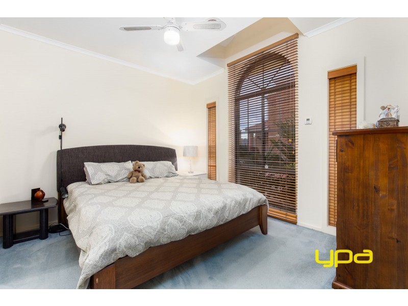 21 The Glades, Taylors Hill VIC 3037