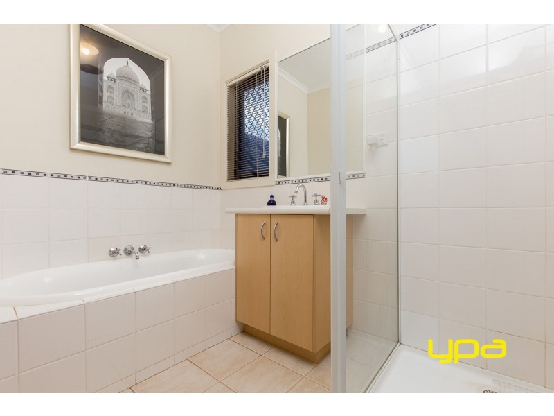 21 The Glades, Taylors Hill VIC 3037