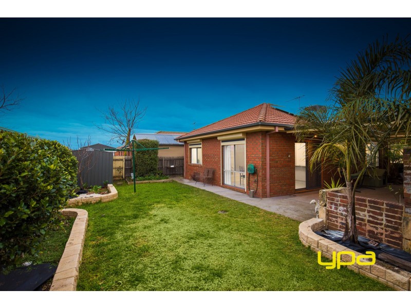 21 The Glades, Taylors Hill VIC 3037