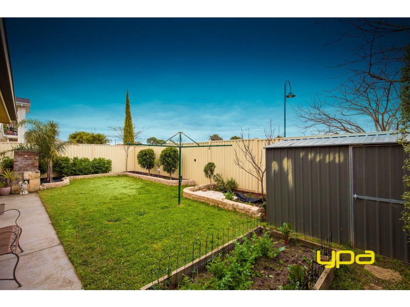 21 The Glades, Taylors Hill VIC 3037