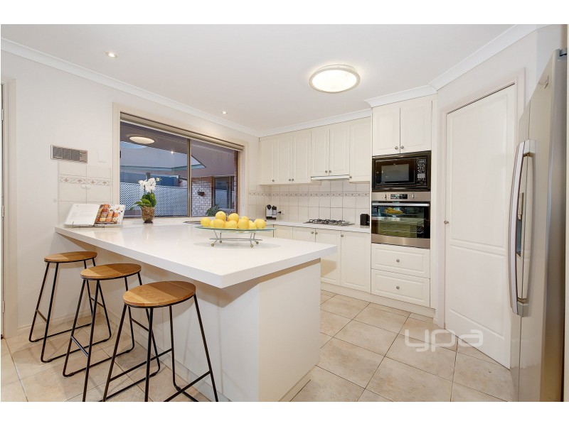 5 Tussock Crescent, Sydenham VIC 3037