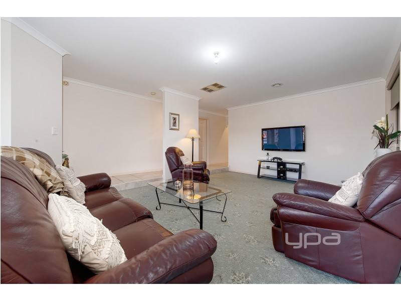 5 Tussock Crescent, Sydenham VIC 3037