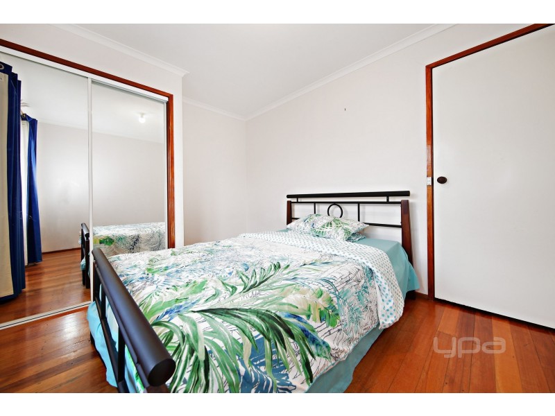 40 Lady Nelson Way, Taylors Lakes VIC 3038