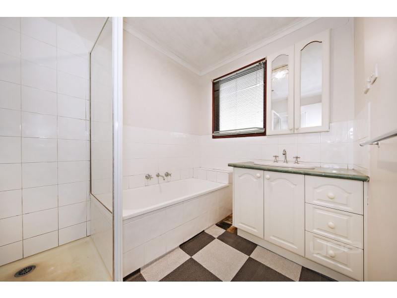 40 Lady Nelson Way, Taylors Lakes VIC 3038