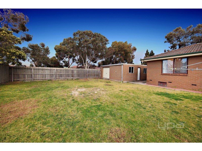 40 Lady Nelson Way, Taylors Lakes VIC 3038