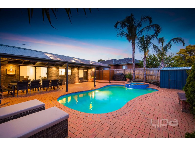 14 Aldershot Drive, Keilor Downs VIC 3038