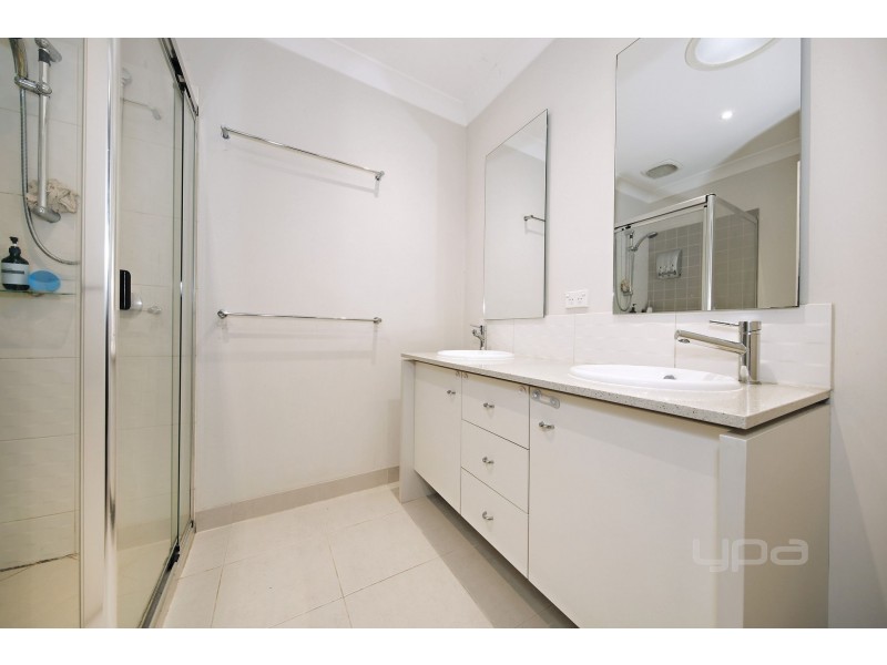 36 Eloura Circuit, Taylors Hill VIC 3037