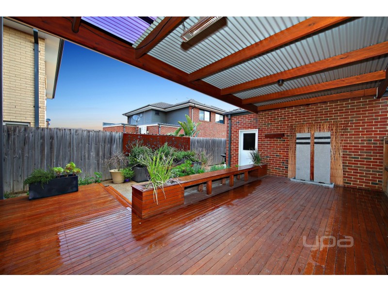 36 Eloura Circuit, Taylors Hill VIC 3037