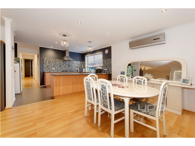 31 Brindalee Way, Hillside VIC 3037