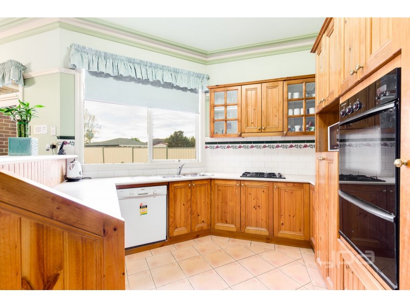 91 Royal Crescent, Hillside VIC 3037