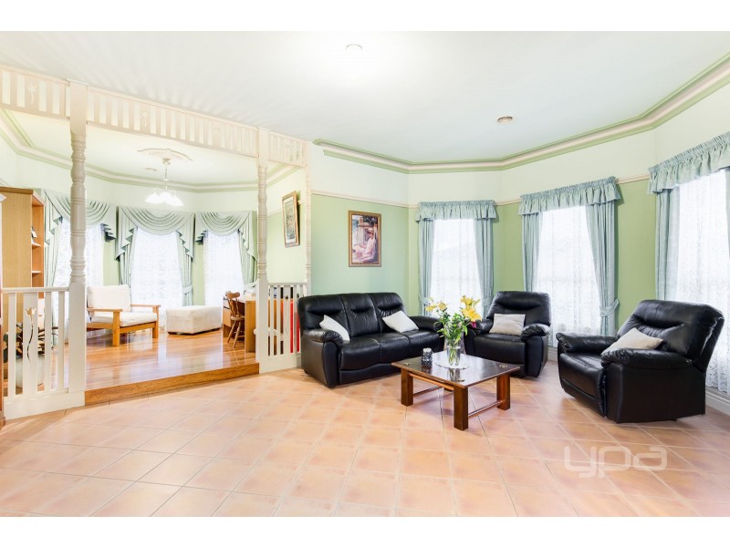 91 Royal Crescent, Hillside VIC 3037