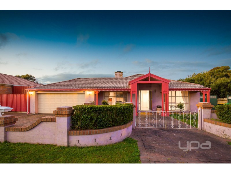 4 Milligan Parade, Sydenham VIC 3037