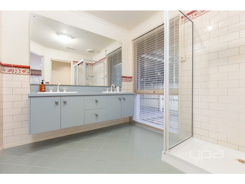 4 Milligan Parade, Sydenham VIC 3037