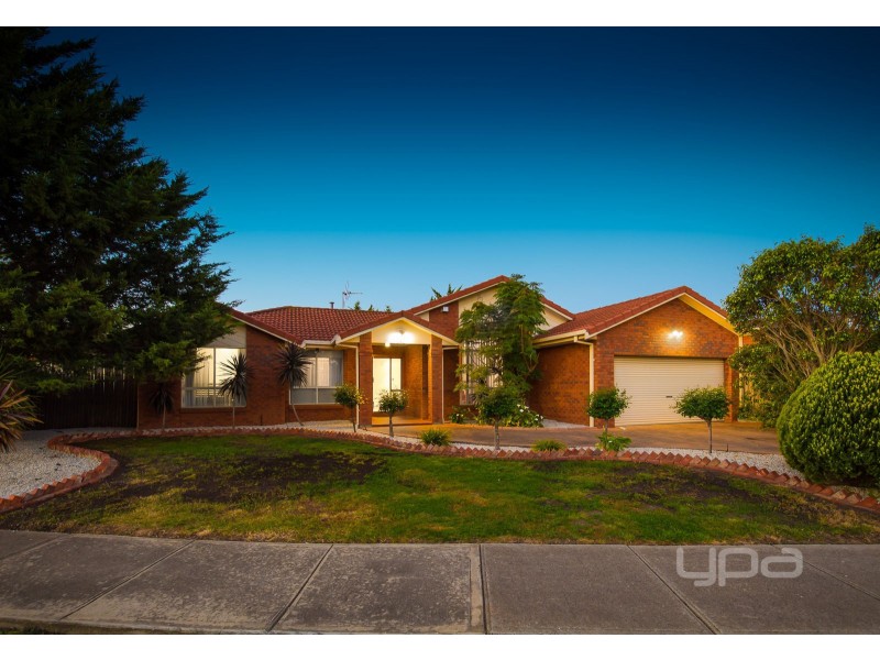 26 Truro Crescent, Taylors Lakes VIC 3038