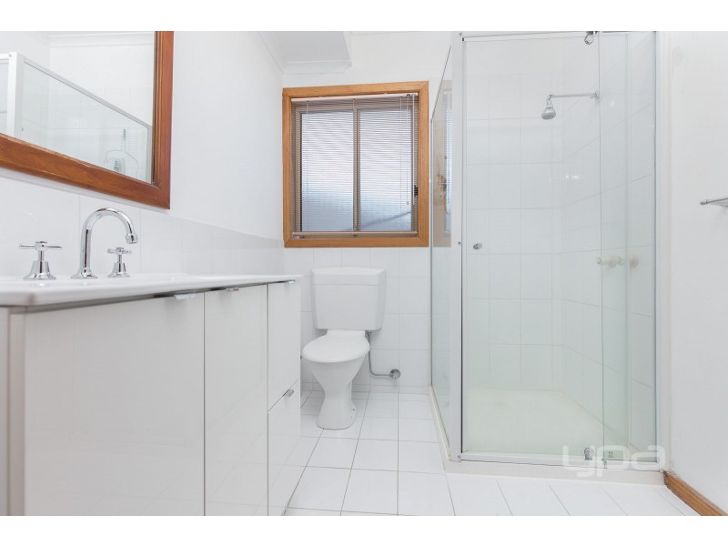 26 Truro Crescent, Taylors Lakes VIC 3038