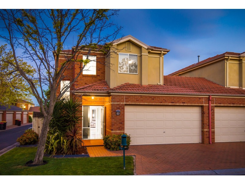 8 The Glades, Taylors Hill VIC 3037