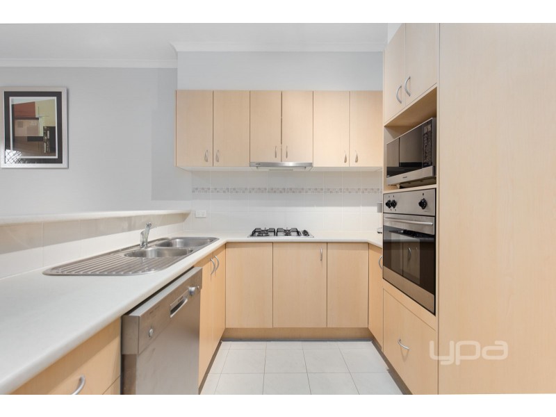 8 The Glades, Taylors Hill VIC 3037