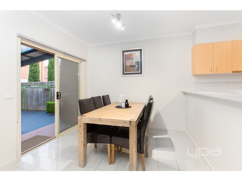 8 The Glades, Taylors Hill VIC 3037