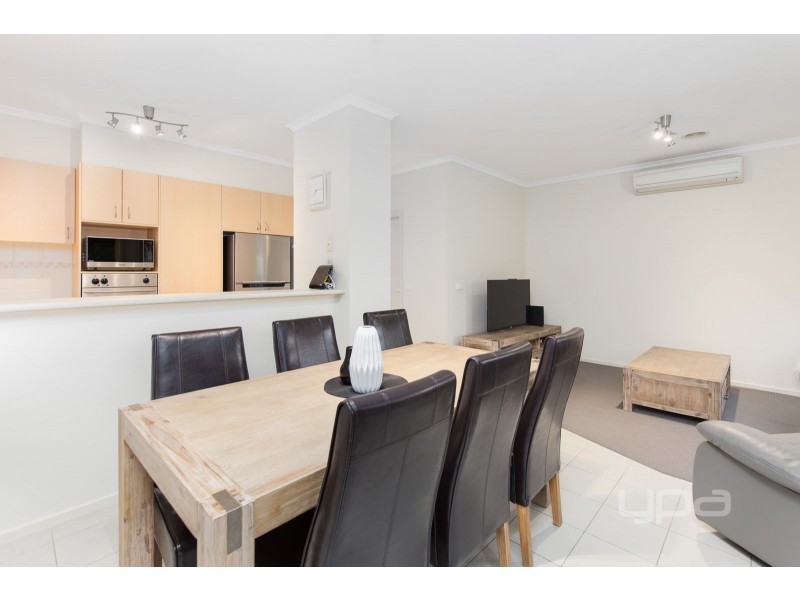 8 The Glades, Taylors Hill VIC 3037