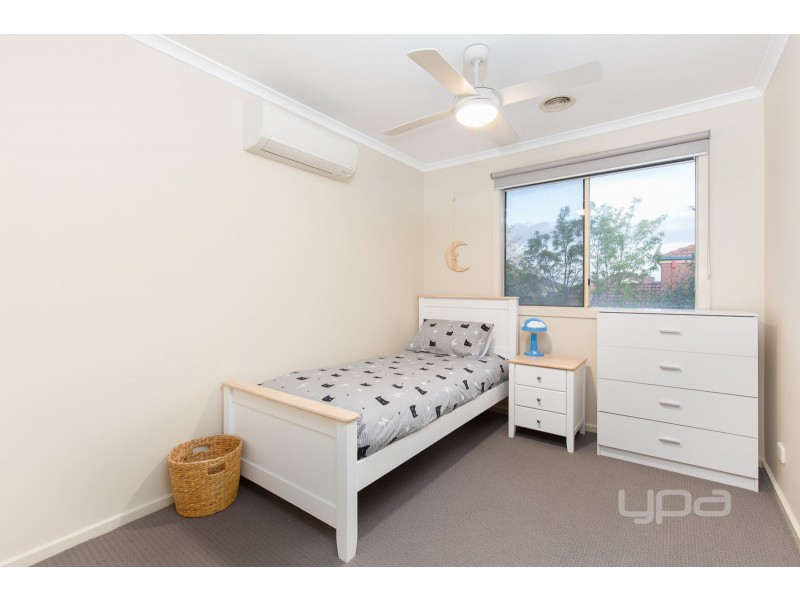 8 The Glades, Taylors Hill VIC 3037