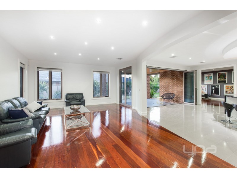 56 Tenterfield Drive, Burnside Heights VIC 3023