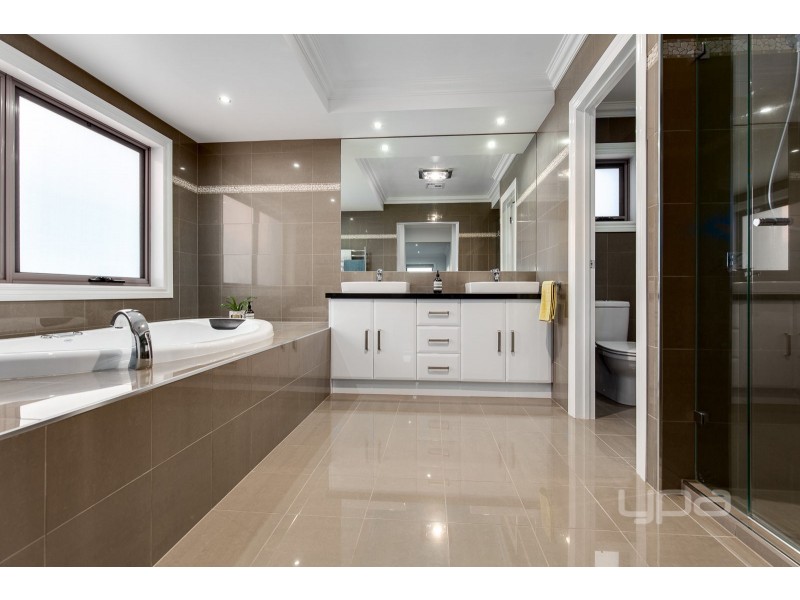 56 Tenterfield Drive, Burnside Heights VIC 3023