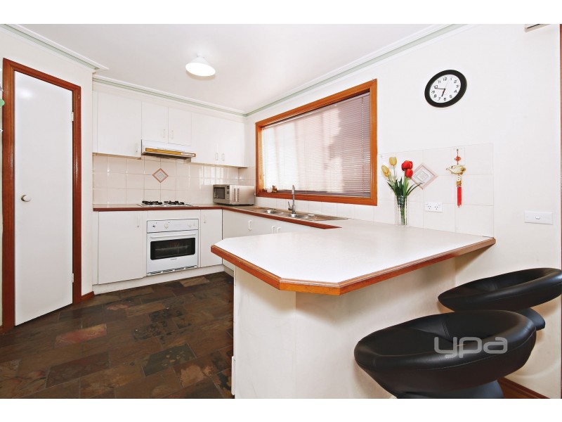 15 Ingoldsby Court, Delahey VIC 3037