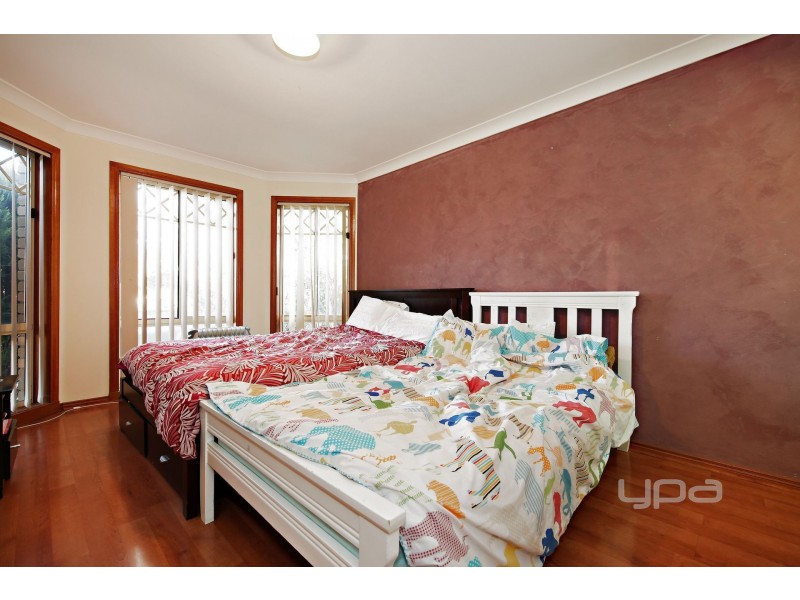 15 Ingoldsby Court, Delahey VIC 3037