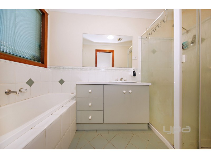 15 Ingoldsby Court, Delahey VIC 3037