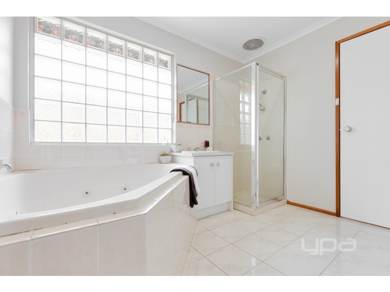 3 Darlington Grove, Sydenham VIC 3037