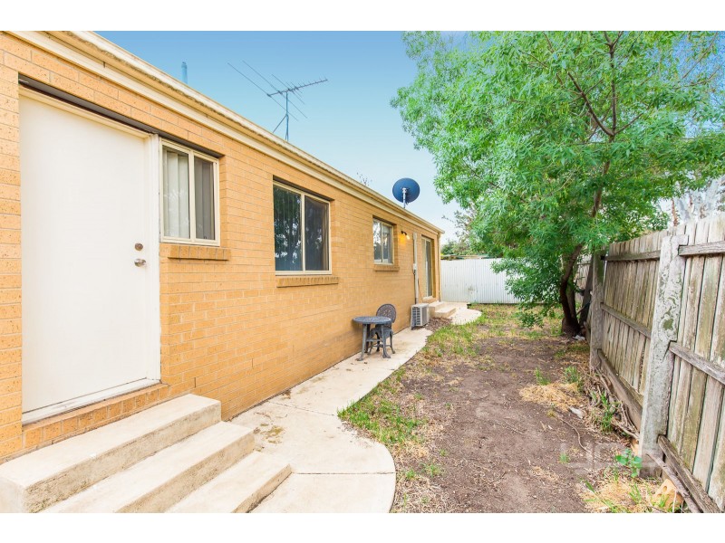 2/62 Jamieson Street, St Albans VIC 3021