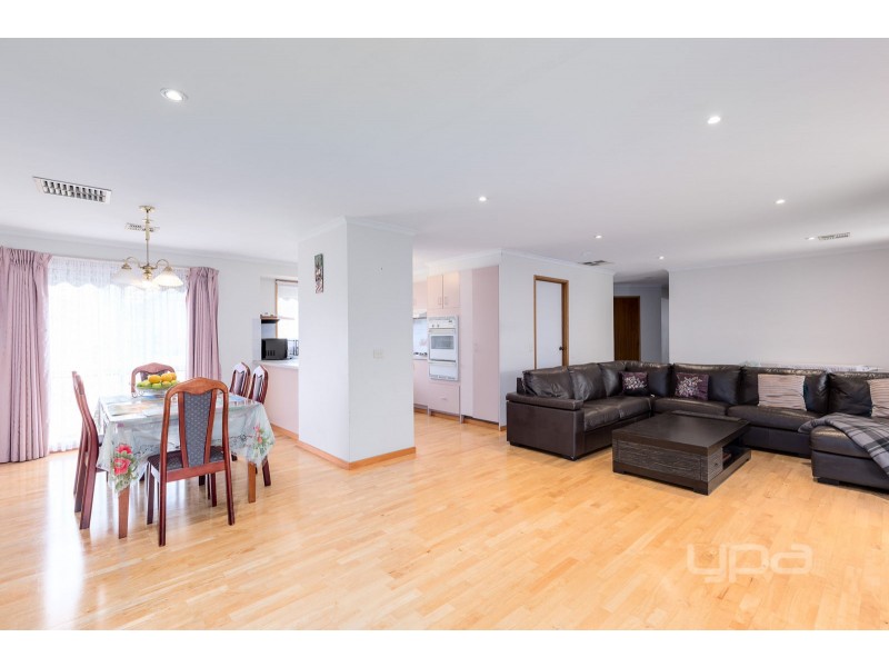 50 Grandview Crescent, Hillside VIC 3037