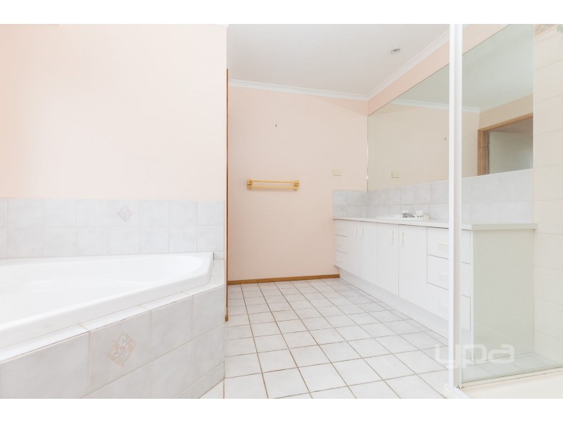 50 Grandview Crescent, Hillside VIC 3037