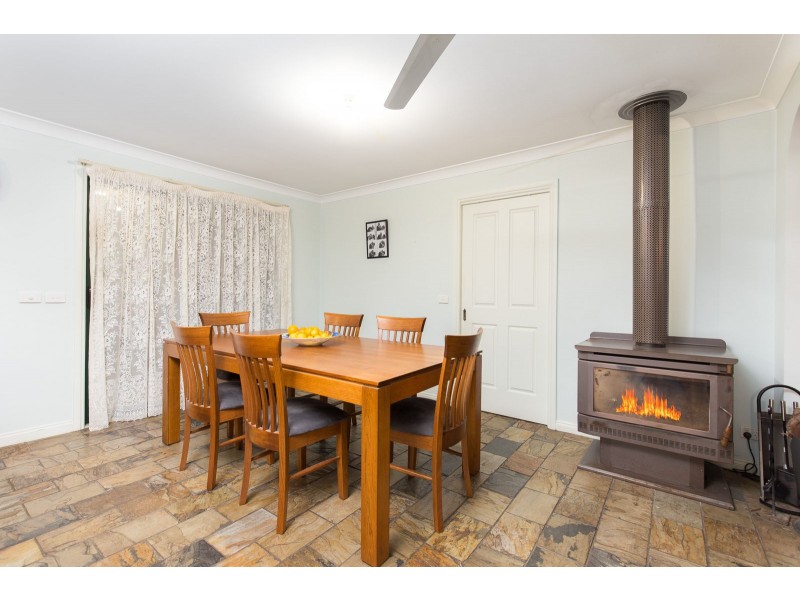 14 Herman Close, Taylors Lakes VIC 3038