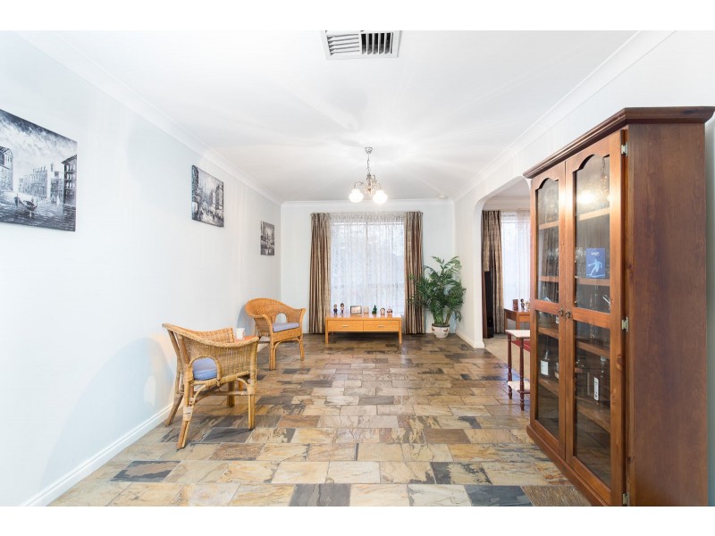 14 Herman Close, Taylors Lakes VIC 3038