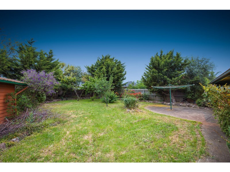 14 Herman Close, Taylors Lakes VIC 3038