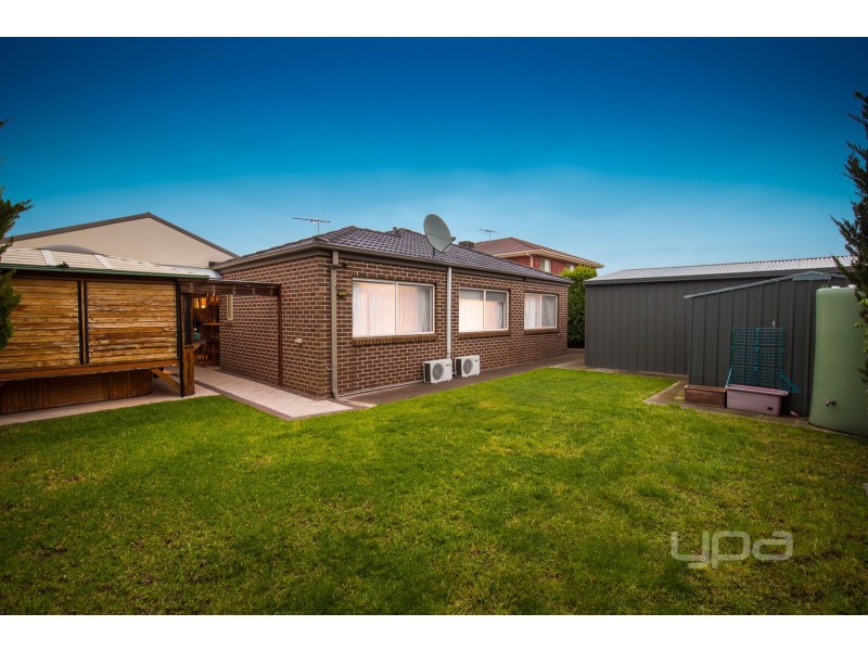 4 Pyrmont Terrace, Taylors Hill VIC 3037
