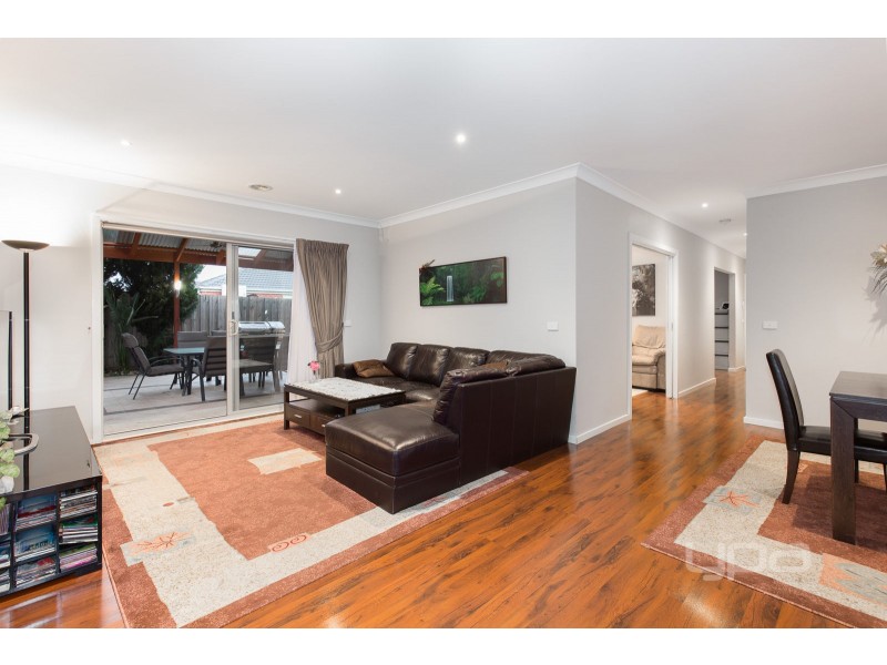 4 Pyrmont Terrace, Taylors Hill VIC 3037