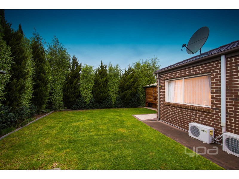 4 Pyrmont Terrace, Taylors Hill VIC 3037