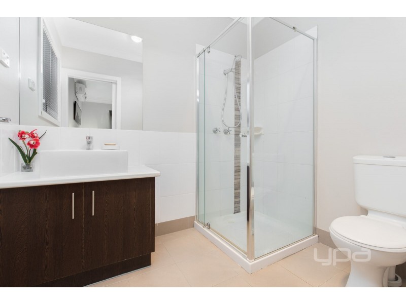 4 Pyrmont Terrace, Taylors Hill VIC 3037