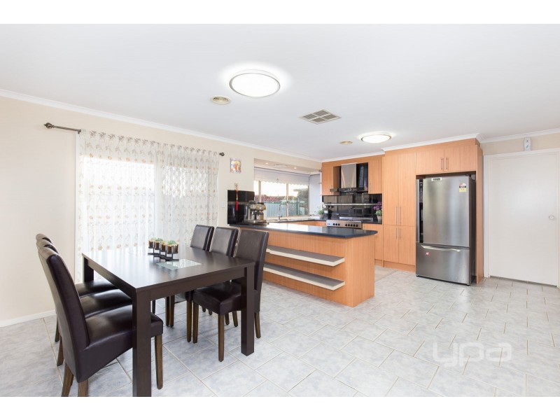 28 Unicorn Way, Kings Park VIC 3021